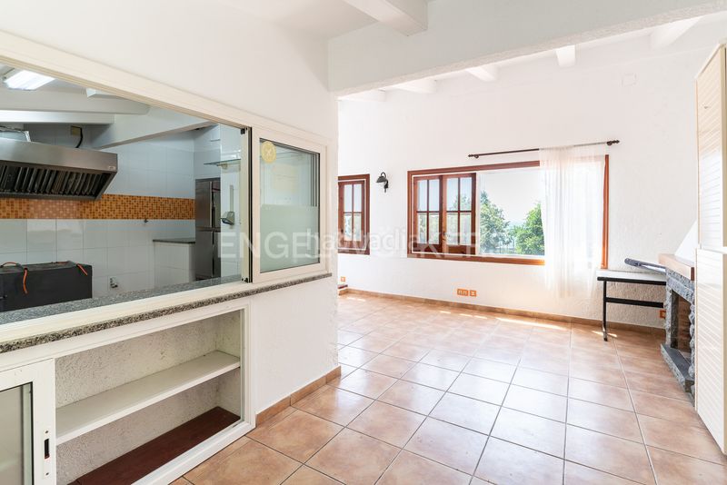 Foto feeb76e3-f375-46e6-9602-5e8d121a531f. Casa amb calefacció aparcament piscina a Canet de Mar