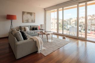 Alquiler Apartamento en Putget - Farró. Piso temporal con terraza y vistas en la zona alta de barcelona
