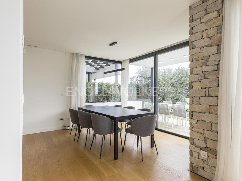 Foto 0ec2b6bd-b21f-4c32-be47-9d06f55624f9. Affitto casa con riscaldamento parcheggio piscina in Barcelona