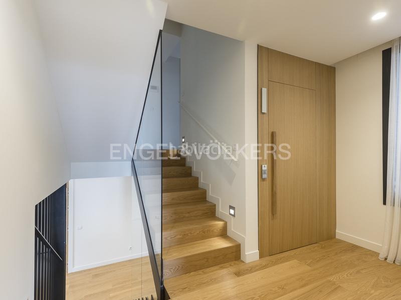 Foto 135aa05d-3f6d-428d-ae8e-b660f04ddd91. Affitto casa con riscaldamento parcheggio piscina in Barcelona