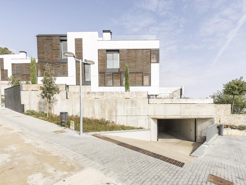 Foto 1a5c2576-4bd6-4ccd-b7b6-ab7e38b97788. Affitto casa con riscaldamento parcheggio piscina in Barcelona