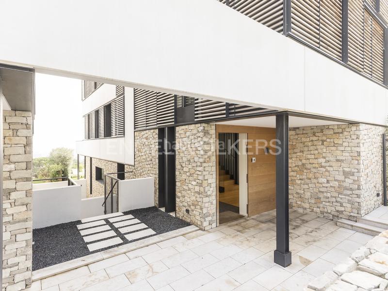 Foto 3fc47efc-e37e-4495-9c7a-ea3071073074. Affitto casa con riscaldamento parcheggio piscina in Barcelona