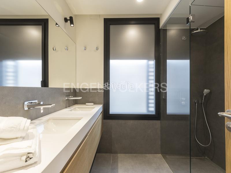 Foto 4357cf07-39bc-4749-a6e3-0b980f30f02e. Affitto casa con riscaldamento parcheggio piscina in Barcelona