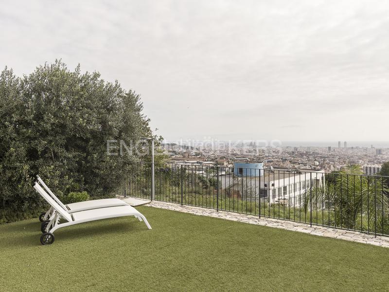 Foto 63c6a7fd-947a-48ae-aaeb-bc1545597f4b. Affitto casa con riscaldamento parcheggio piscina in Barcelona