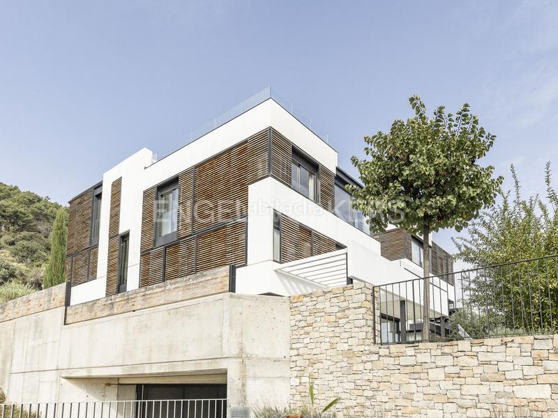 Foto 71a14f7b-014a-4b13-beca-a33839f4c7a9. Affitto casa con riscaldamento parcheggio piscina in Barcelona