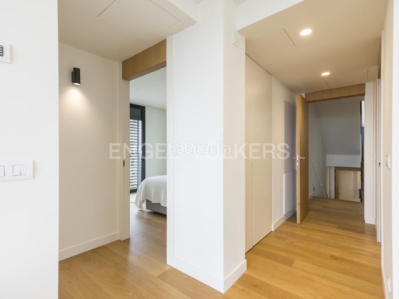 Foto 7759cc87-8dc2-4223-b3f4-25e94e79f4a2. Affitto casa con riscaldamento parcheggio piscina in Barcelona