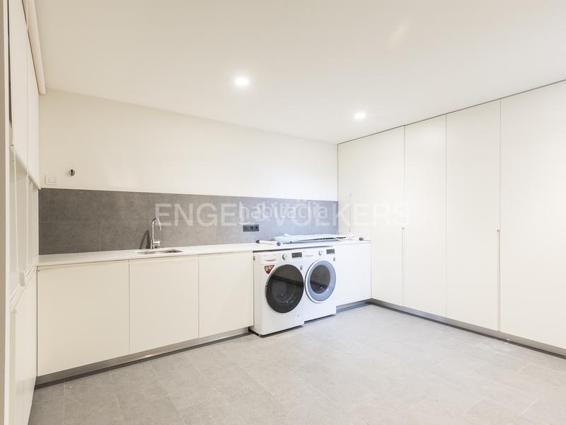 Foto 973f0502-f4c2-417e-ba3d-545d5d713b1b. Affitto casa con riscaldamento parcheggio piscina in Barcelona