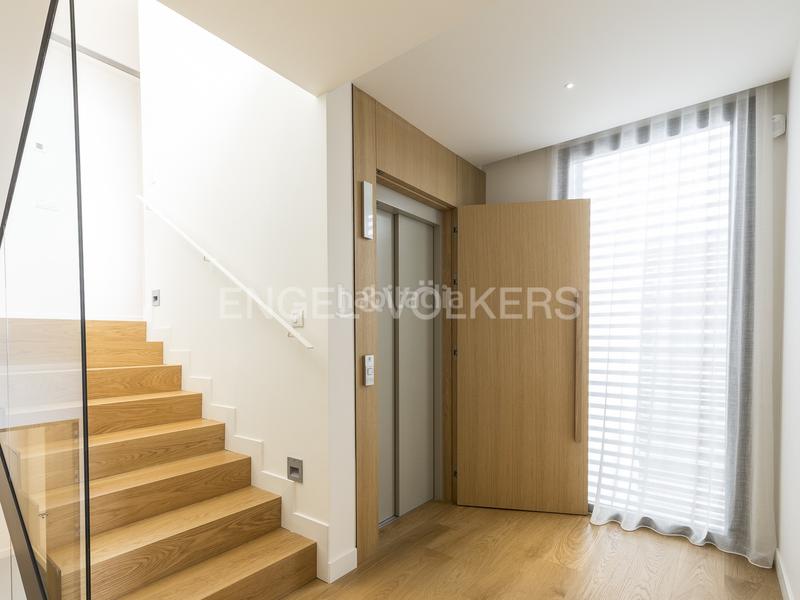 Foto d4389208-db71-4947-9422-413db4e4de2a. Affitto casa con riscaldamento parcheggio piscina in Barcelona