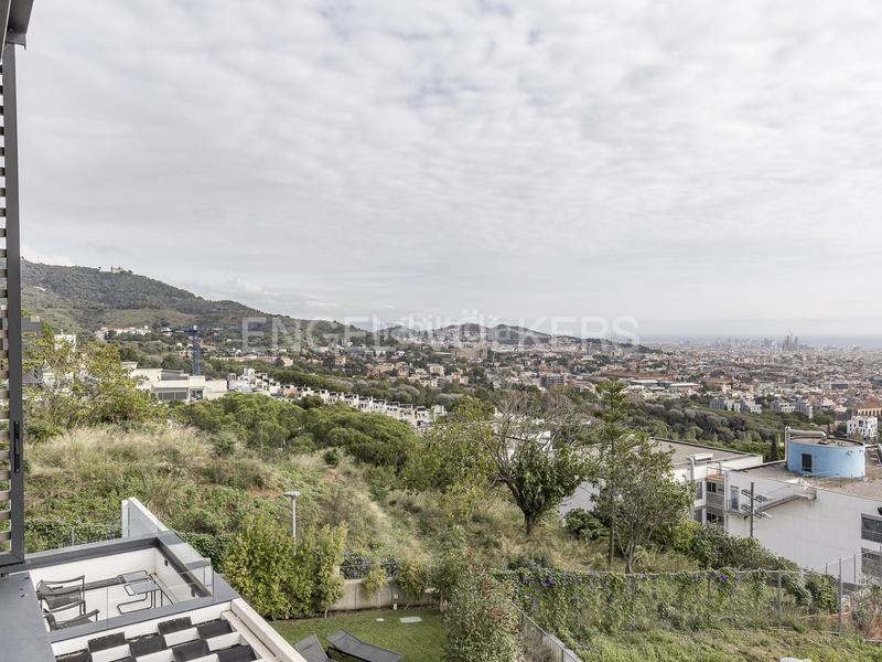 Foto fcaf0b08-84aa-494b-ba14-439f781de2e5. Affitto casa con riscaldamento parcheggio piscina in Barcelona