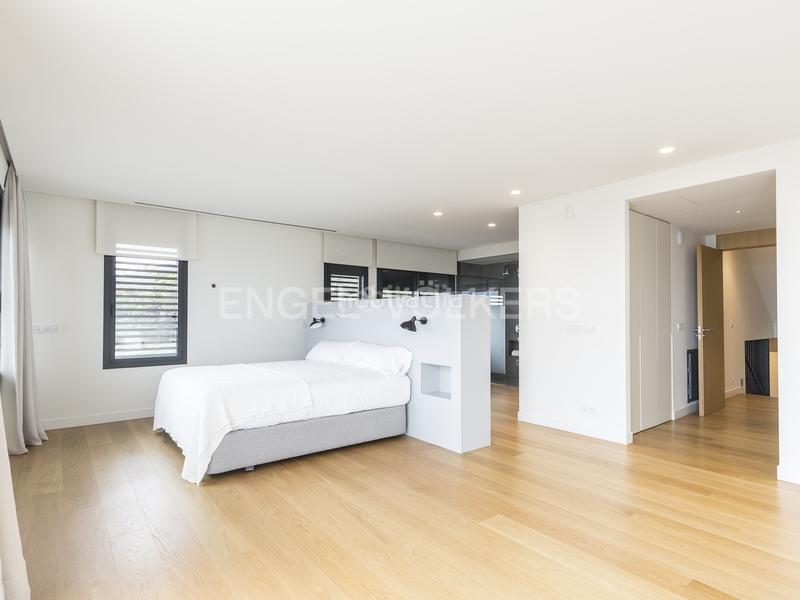 Foto fe76c9e5-9e8d-455c-b3b2-e187767f6b5d. Affitto casa con riscaldamento parcheggio piscina in Barcelona