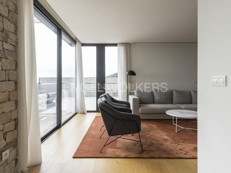 Foto 09e60e11-95c8-471a-9a8d-317148c88a29. Alquiler casa moderna casa con piscina en sarriá en Barcelona