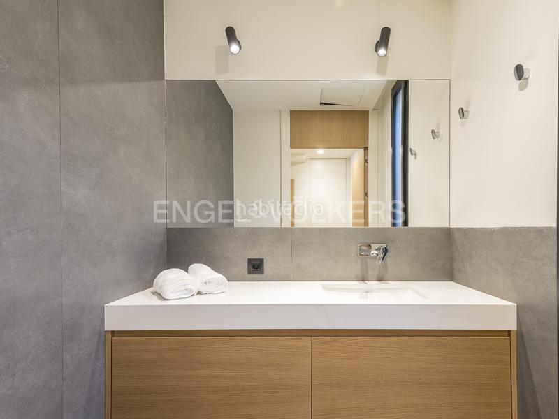 Foto 27f417da-4cd2-4300-8349-f2b0c9b77677. Alquiler casa moderna casa con piscina en sarriá en Barcelona