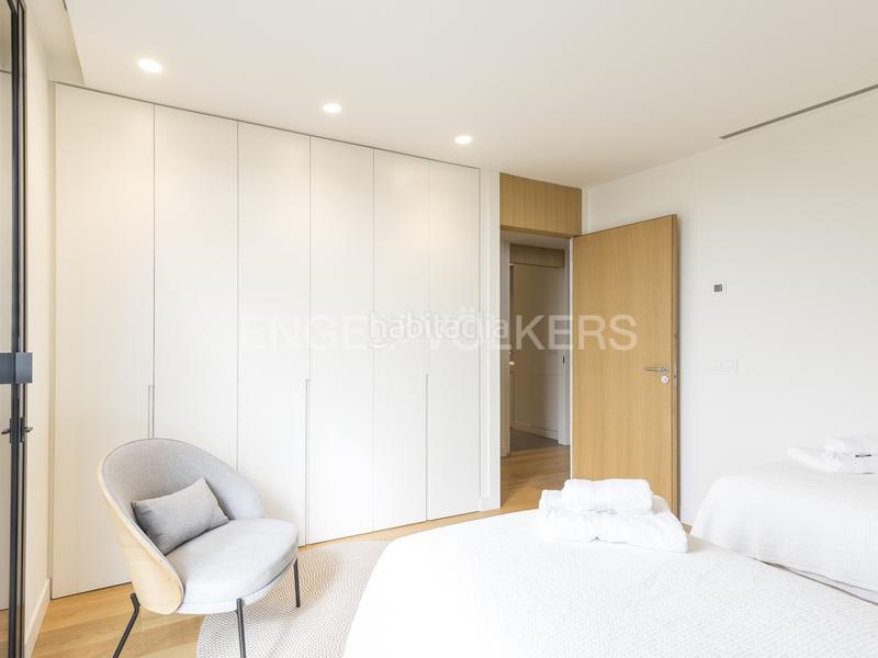 Foto 4e331361-4547-48ed-80f7-a77dfe461d8a. Alquiler casa moderna casa con piscina en sarriá en Barcelona