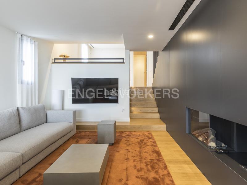 Foto 5b72ff27-122d-4d20-802a-34be104556a2. Alquiler casa moderna casa con piscina en sarriá en Barcelona