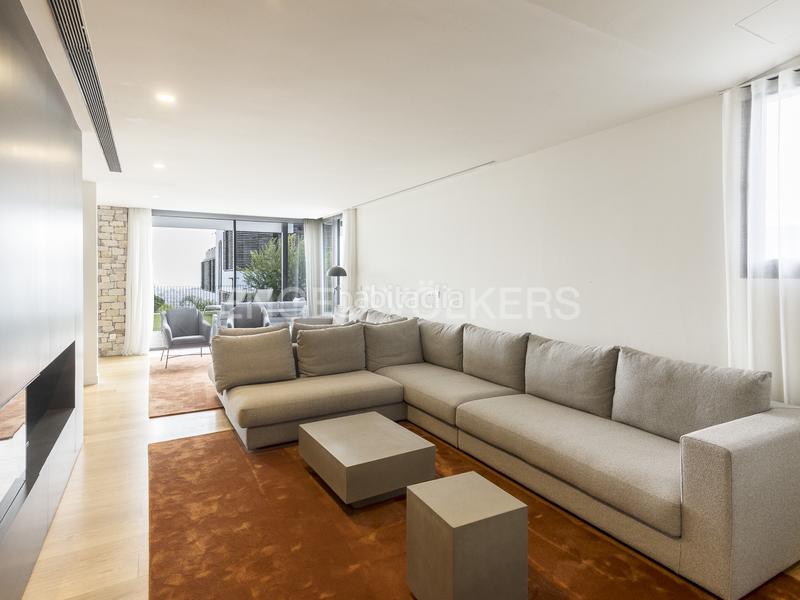 Foto 725ea640-ddfc-4efd-90fe-d90fda9e562a. Alquiler casa moderna casa con piscina en sarriá en Barcelona