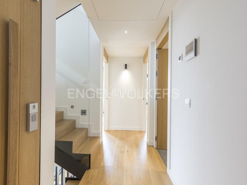 Foto 8268cb38-e498-4ca6-a42b-e7ac986c0421. Alquiler casa moderna casa con piscina en sarriá en Barcelona