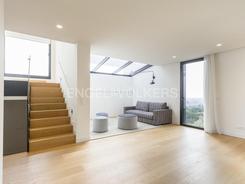 Foto 27e7bab3-331b-45d0-9cb4-c02ca921c016. Lloguer casa amb calefacció aparcament piscina a Barcelona