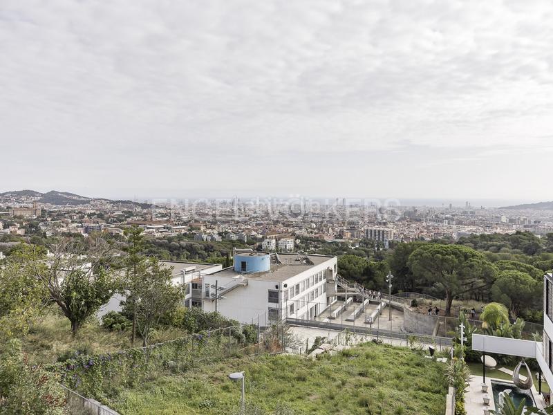 Foto 3da6ba53-35e7-44cb-9173-c3c84fa7849a. Lloguer casa amb calefacció aparcament piscina a Barcelona