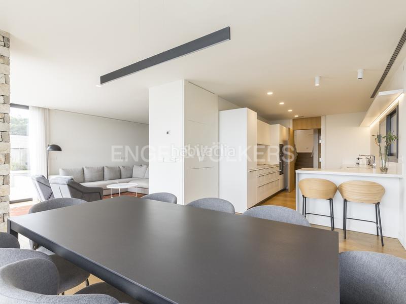 Foto 78841c65-60ad-4acf-babe-c0ed06e25b1b. Lloguer casa amb calefacció aparcament piscina a Barcelona