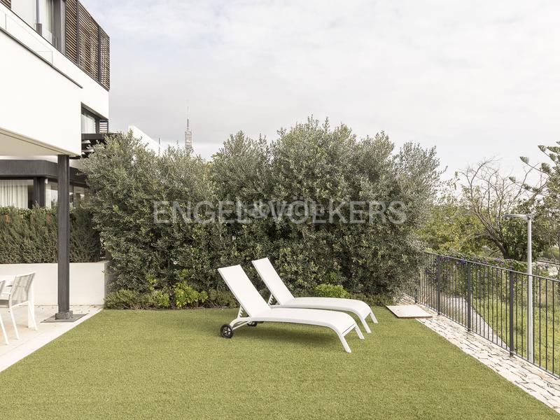 Foto a1bfe09a-aaa6-4da5-a639-b4efd5315b47. Lloguer casa amb calefacció aparcament piscina a Barcelona