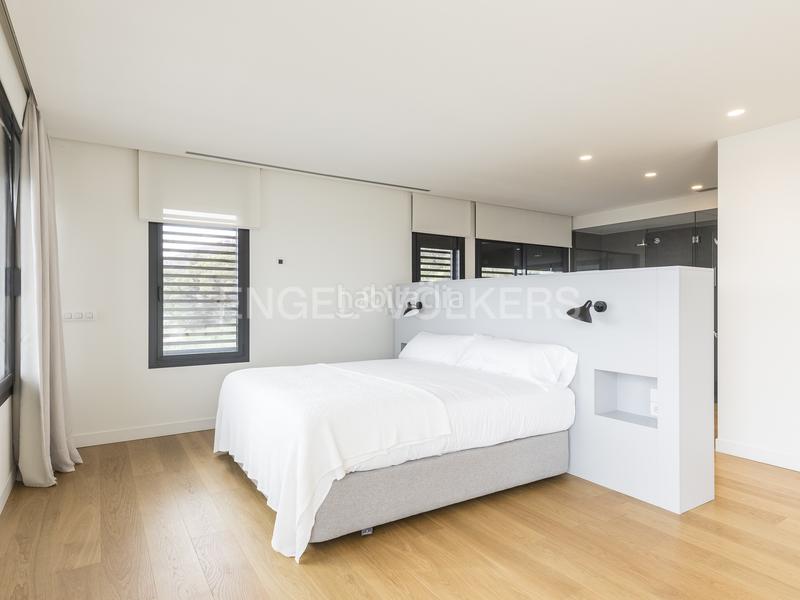 Foto c937ea8d-f097-447c-b8c1-28ec8883fb81. Lloguer casa amb calefacció aparcament piscina a Barcelona