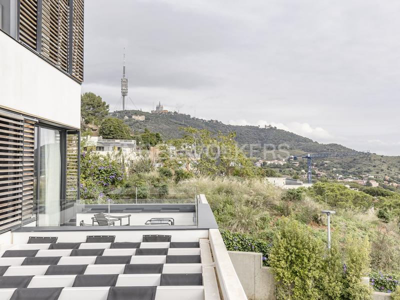 Foto 727115c8-090d-45b3-8bf8-a44681ee55c4. Location maison avec chauffage parking piscine dans Barcelona