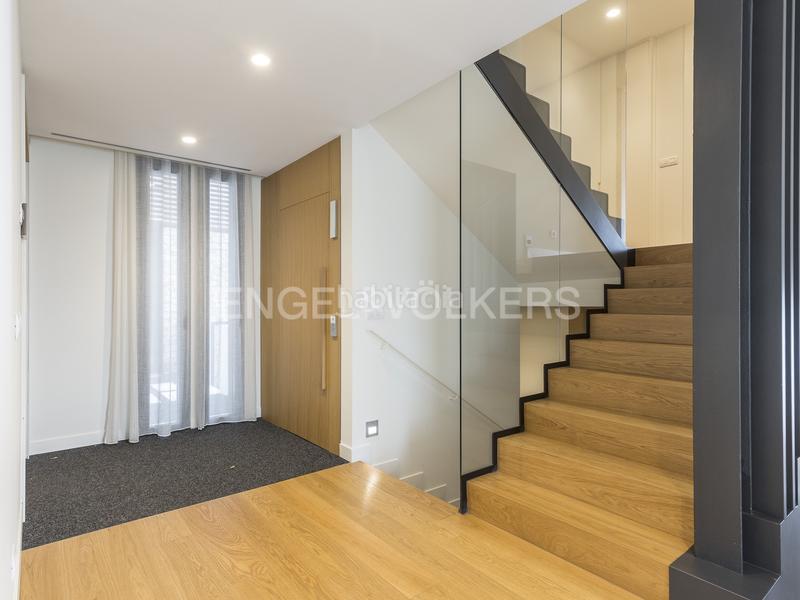 Foto 92349e35-9884-49f5-bfd5-b157011997a4. Location maison avec chauffage parking piscine dans Barcelona