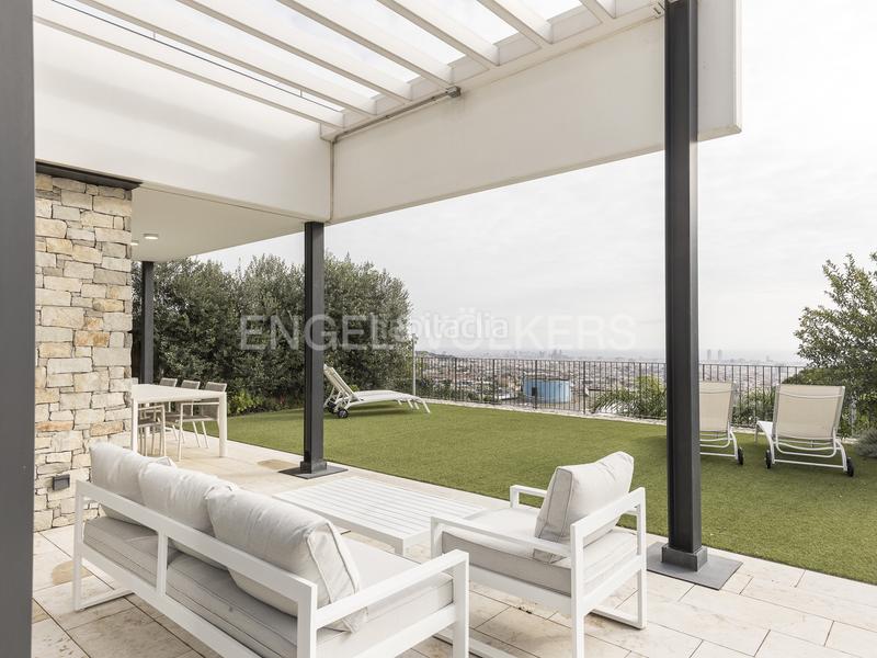 Foto cd21f5a1-17bf-4b64-b6f6-5a73f485526a. Location maison avec chauffage parking piscine dans Barcelona