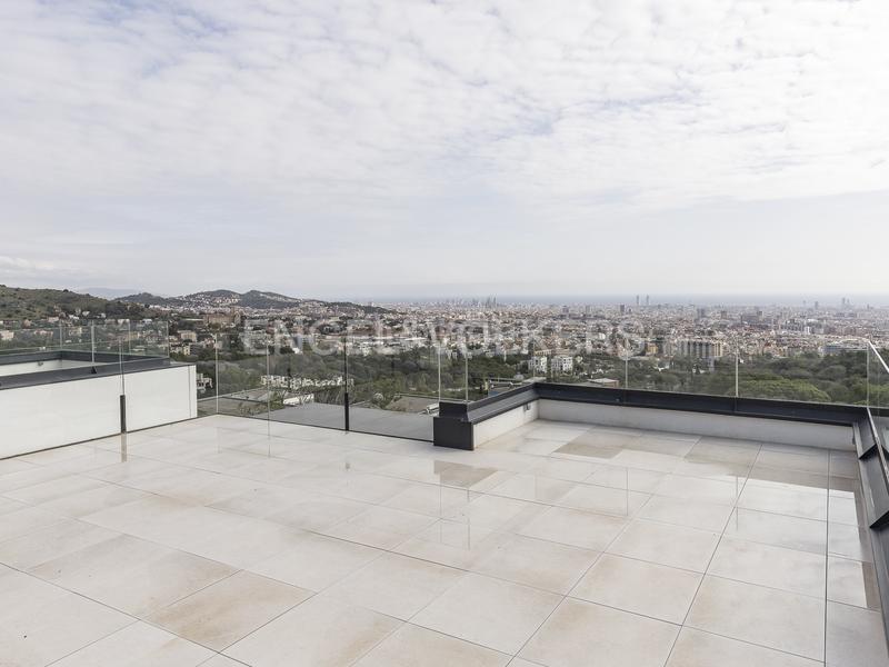 Foto 8ff001cf-1c50-424e-bdc8-3f056befbc85. Miete haus mit heizung parking pool in Sarrià Barcelona