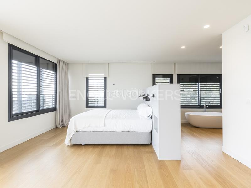 Foto a3e68ecd-aecb-417a-8b7c-f95e371c6e98. Rent house with heating parking pool in Sarrià Barcelona