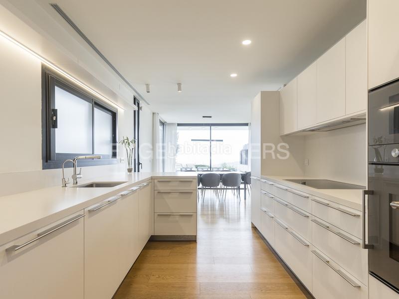 Foto e4559a5f-1047-452f-9762-661f5a72df4a. Rent house with heating parking pool in Sarrià Barcelona