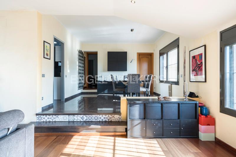 Foto b1668813-e85b-4979-976b-ddd3a041f6f9. Casa fabulosa casa con vistas panoramicas y gran jardín en sarriá en Barcelona