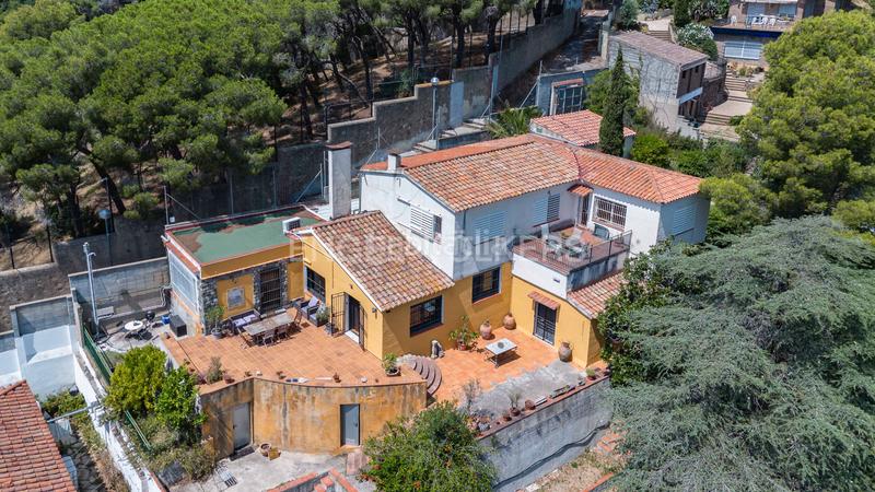 Foto b40df554-2d0e-4093-a763-2f4bd4c58bb0. Casa fabulosa casa con vistas panoramicas y gran jardín en sarriá en Barcelona