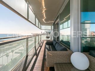 Rent Apartment in Diagonal Mar i el Front Marítim del Poblenou. Fabuloso piso con vistas al mar