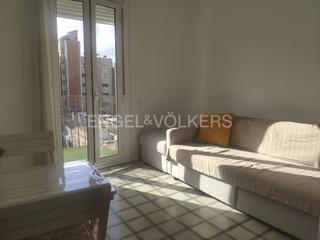 Rent Apartment in Poblenou. Confortable piso con terraza en el centro del poblenou