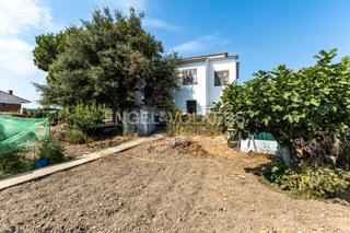 Haus in Lliçà d´Amunt. Casa con vistas, jardín amplio y apartamento independiente en ll