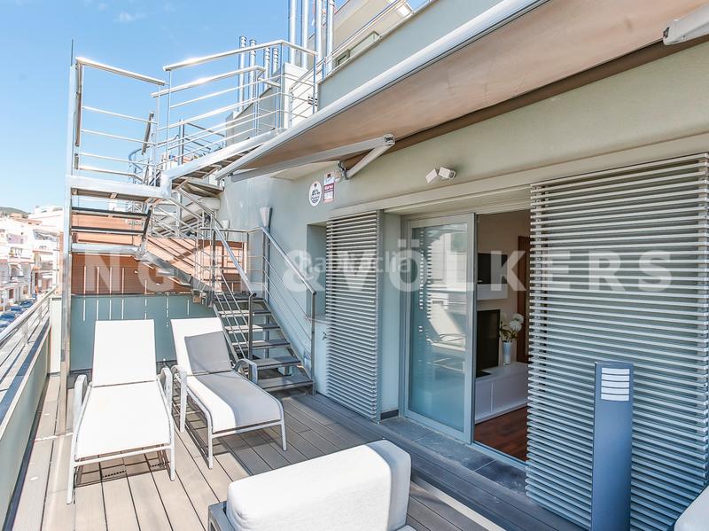Foto e45855ca-3f21-4c8c-9fc5-a324cdd94743. Attico con riscaldamento parcheggio in Aiguadolç - Sant Sebastià Sitges