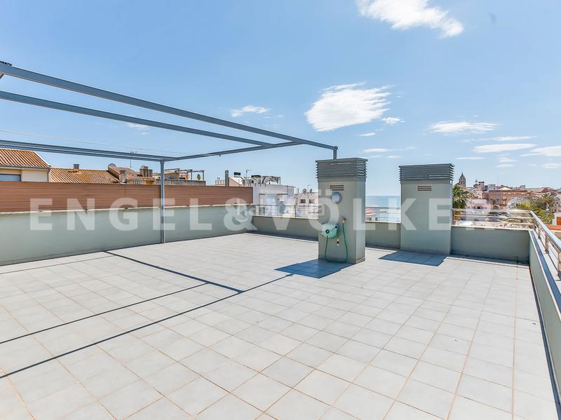 Foto f4502148-8d20-4609-9e40-64d09995804b. Attico con riscaldamento parcheggio in Aiguadolç - Sant Sebastià Sitges
