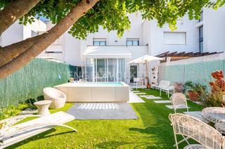 Casa a Canet de Mar. Confortable adosado con piscina en canet de mar