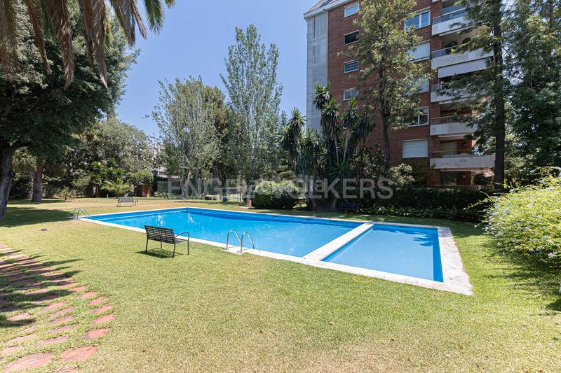 Foto e8aa895b-cf33-4491-ae0e-a52fe703ae2c. Alquiler apartamento piso de alto standing en Pedralbes de larga duración en Barcelona