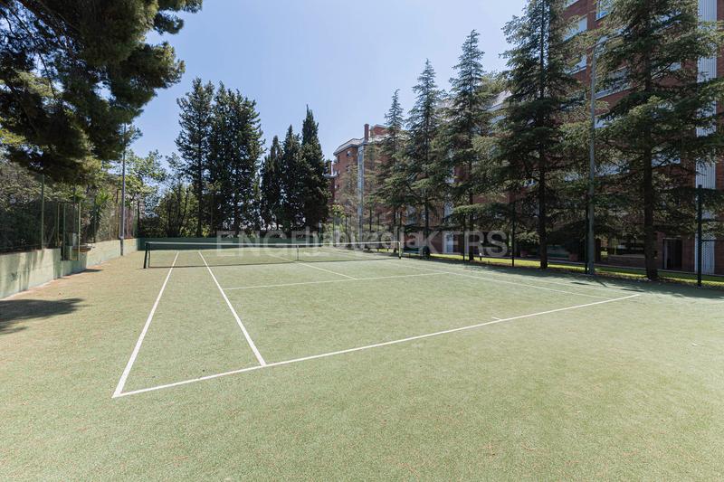 Foto 763bf19b-ae7d-49ce-9eb4-02db43efb75f. Lloguer apartament amb calefacció aparcament piscina a Barcelona