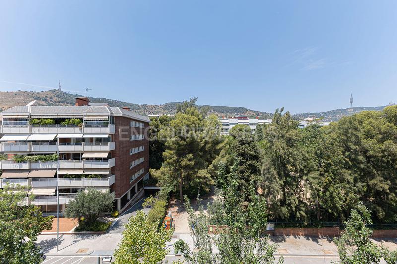 Foto cd6ad8ed-ac37-4b67-bfe5-eff8030e25b9. Lloguer apartament amb calefacció aparcament piscina a Barcelona