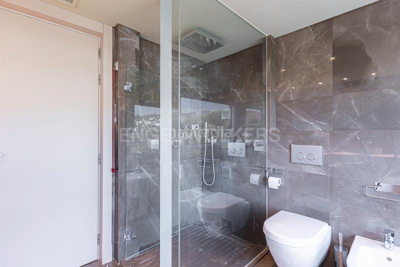 Foto 4642884a-b8bd-4d95-ad1a-d7318190efcd. Location appartement avec chauffage parking piscine dans Barcelona