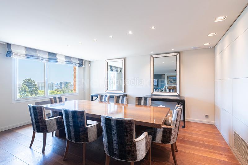 Foto b7ee0c69-eaec-452a-88f5-917c9530bb71. Location appartement avec chauffage parking piscine dans Barcelona