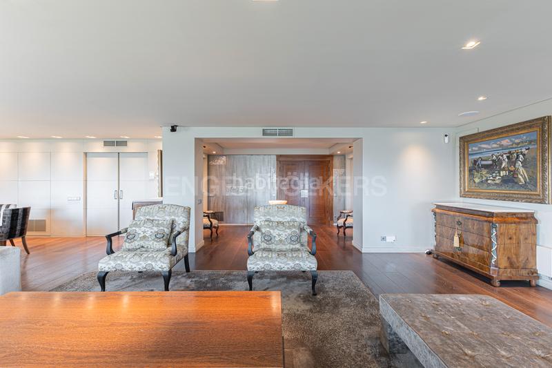 Foto fcec20b9-7a29-4399-8586-f81f18b25d17. Location appartement avec chauffage parking piscine dans Barcelona