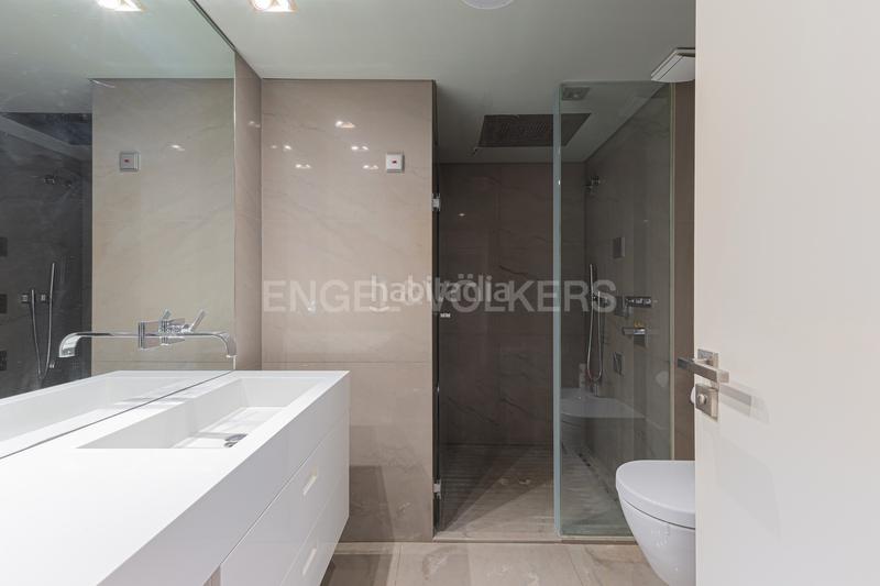 Foto 5ff2eeb5-99fc-4361-b72b-6a3d73140350. Miete appartement mit heizung parking pool in Pedralbes Barcelona