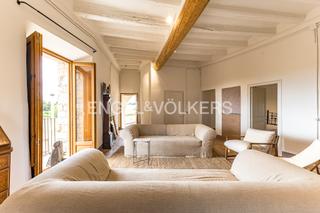 House in Piles (Les). Castillo del siglo xi reformado con estilo contemporáneo, casa d