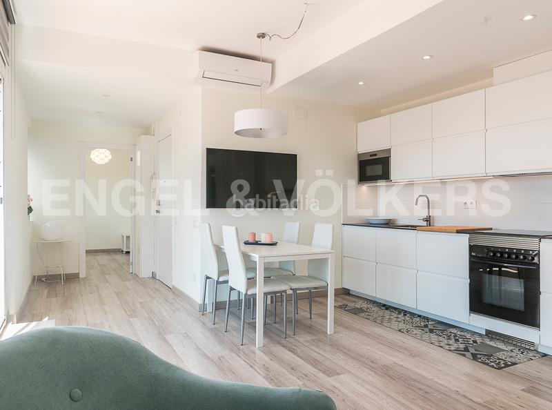 Foto 222c9bbe-fc6b-4ca5-ae18-d6733ca4585d. Àtic amb calefacció a Raval Barcelona