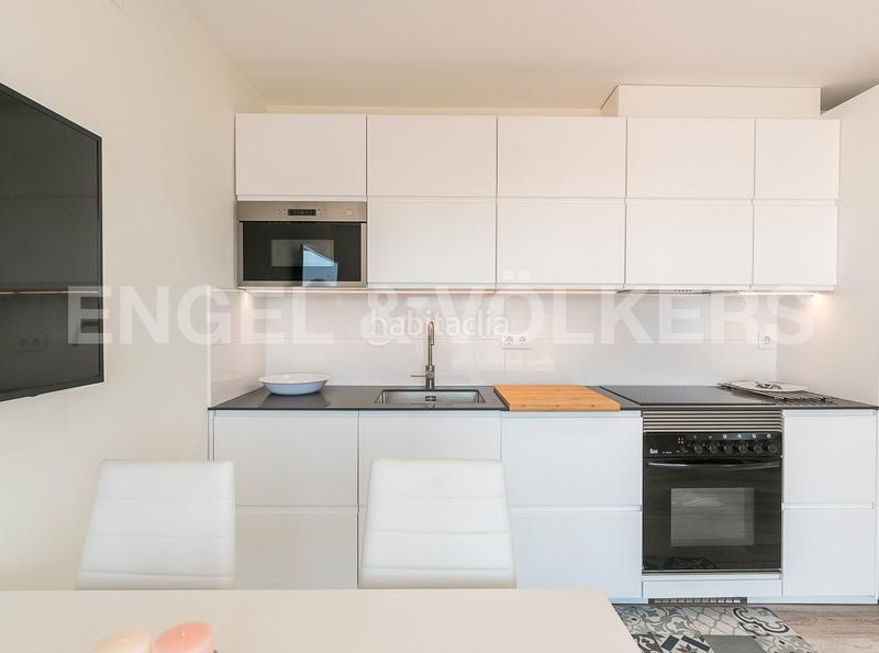 Foto 2a424562-f4f3-4d67-b4f4-d6403c39bb32. Àtic amb calefacció a Raval Barcelona