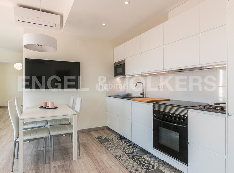 Foto 35a4d86b-351d-4ef5-99cb-5a4ea2fe2d75. Àtic amb calefacció a Raval Barcelona